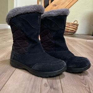 Columbia suede boots